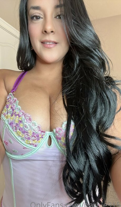 Elizabeth Retana model freie foto