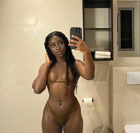 bribriann6722 nacktheit exklusive bild