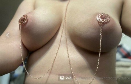 Notsoittybittyabi model kunst foto