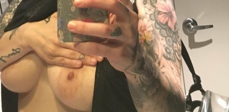 Alyssa Tognetti erwachsene sexy bild