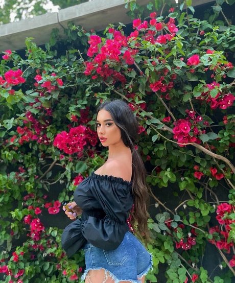 Sophia Adamova exklusive pornostar archiv