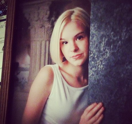 Brea Grant model exklusive foto