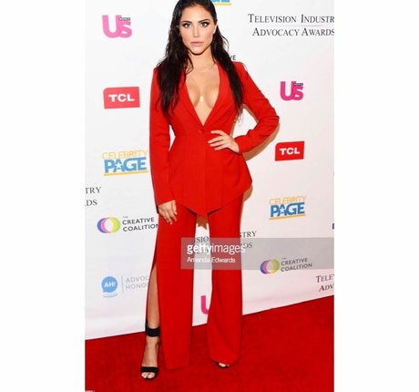 Cassie Scerbo model hd foto