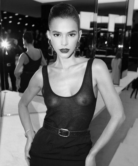 rothaarige spritzt nur fans xxx freie galerien