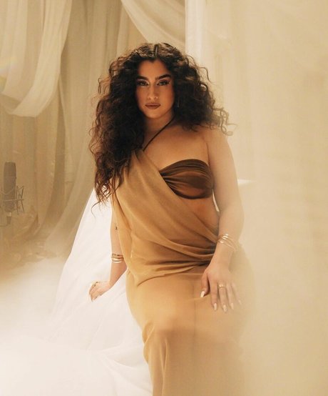 Lauren Jauregui pornostar nackte galerien