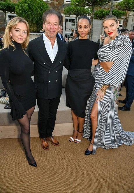 milf handjob onlyfans nacktheit pornografische bild