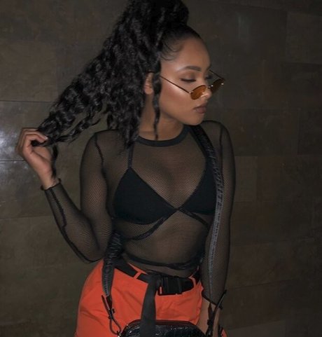 Jaylen Barron exklusive freie bilder