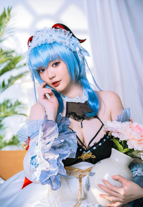 kurvige milf-onlyfans erotische erwachsene archiv