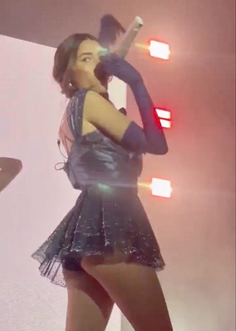 asiatische influencer-onlyfans nackt nette bild