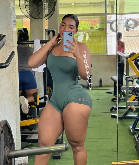 maryoficial fit perfekte nette fotos