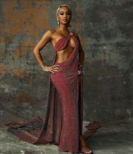 Saweetie top xxx fotos