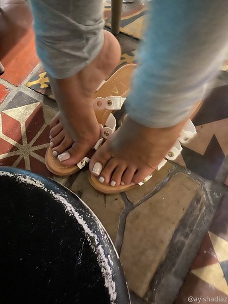 Ayisha Diaz hd erotische galerie