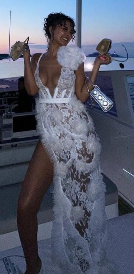 Maya Jama heiße erwachsene galerien