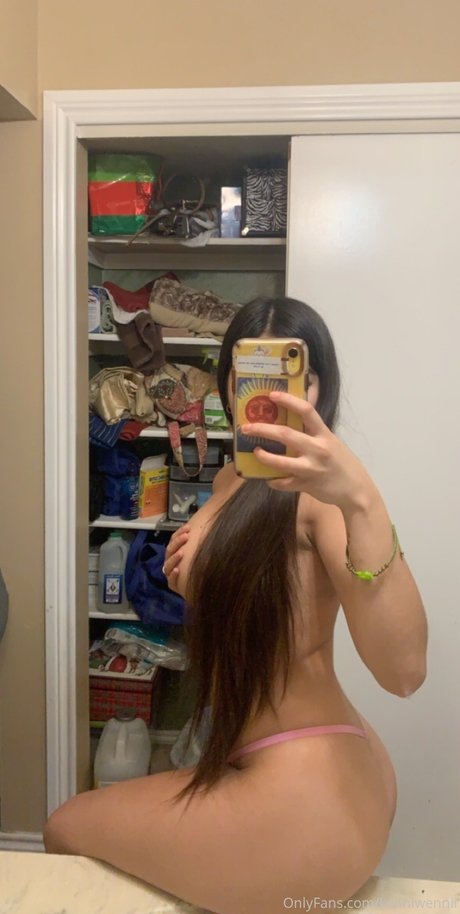 kenniwennii schauspielerin nackt bild