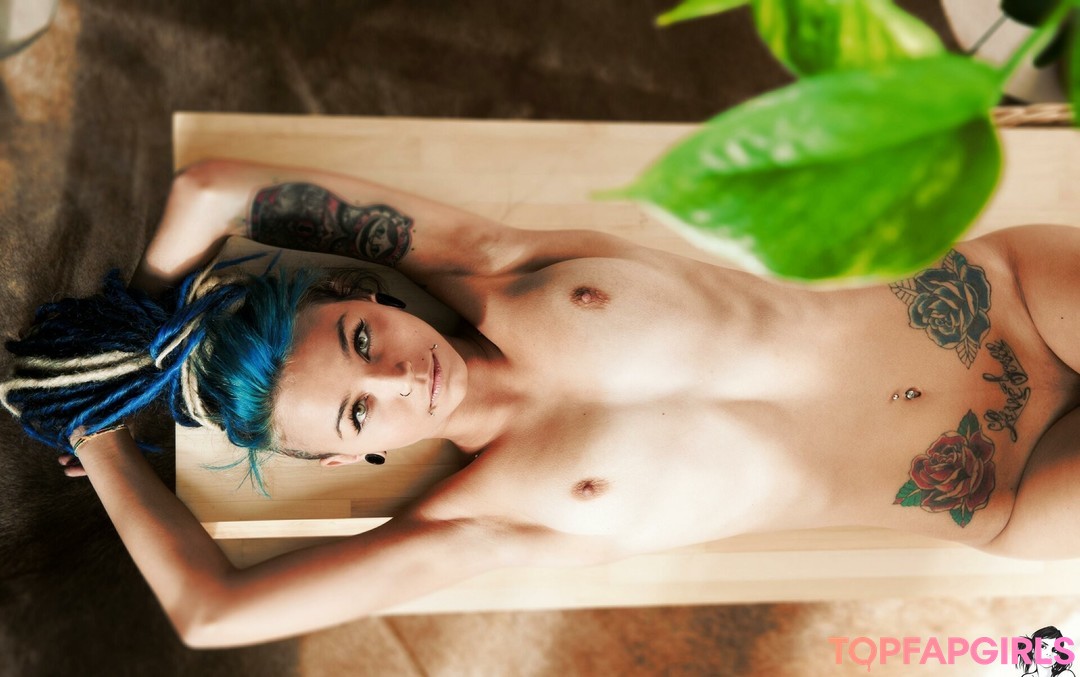 Fishball Suicide model nackt galerien