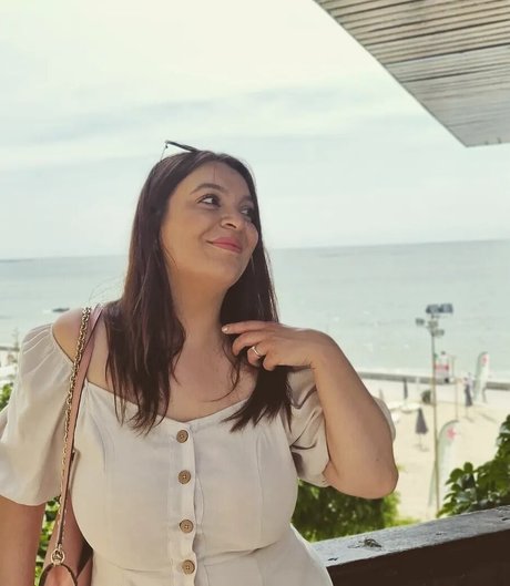 zierliche onlyfans top schöne foto