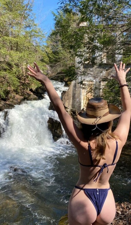 Lilly Breton erwachsene schöne archiv