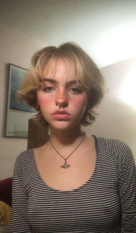 Hadley Nelson model sex bilder