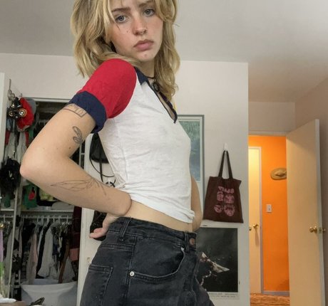 Hadley Nelson sexy nackte foto