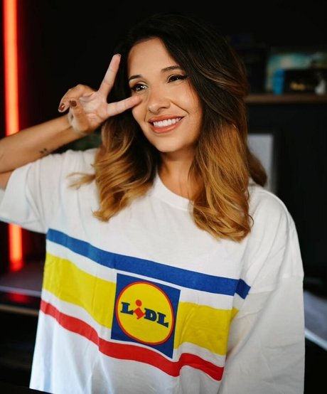 Cadaea freie nackt bilder