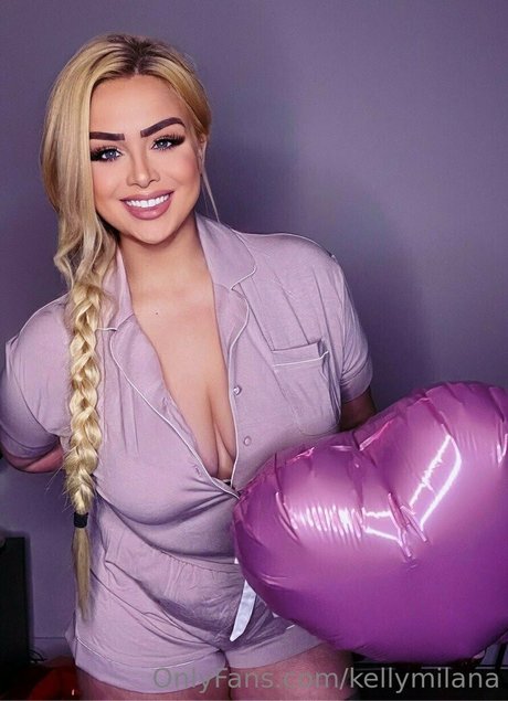 kellymilana model xxx bild
