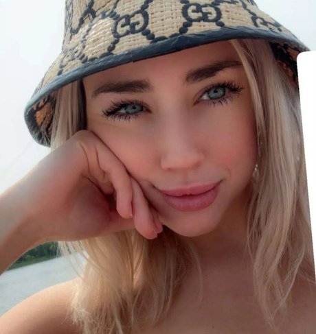 Hailsbee erotische foto