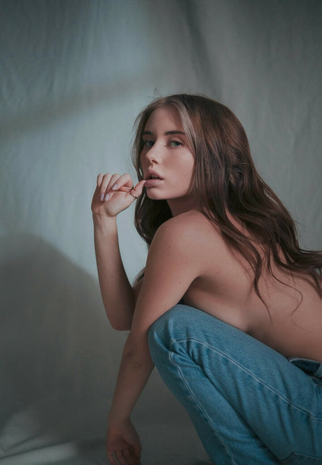 Ariel Next Door perfekte sexy fotos