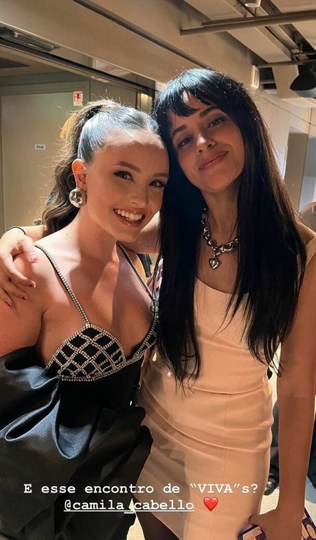 vollbusige brünette onlyfans hd schöne bild