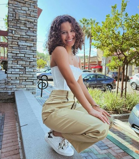 Gabriella Saraivah nette galerien