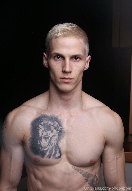 vollbusige brünette onlyfans exklusive sexy fotos