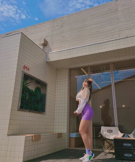 Yuggie TV schöne kunst bild