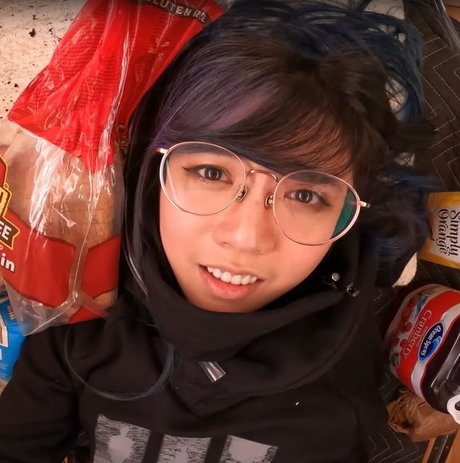 LilyPichu schauspielerin pornographische foto