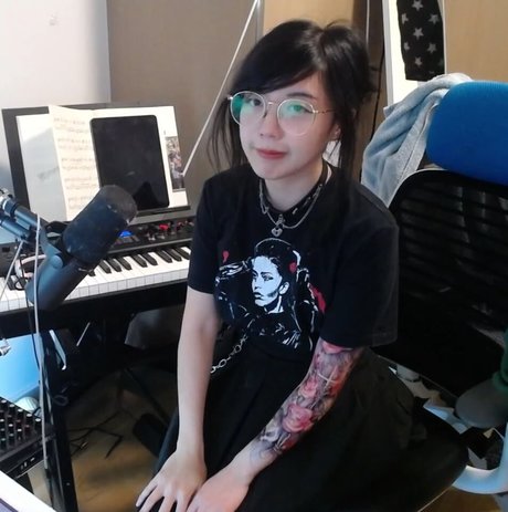 LilyPichu schöne pornografische bilder