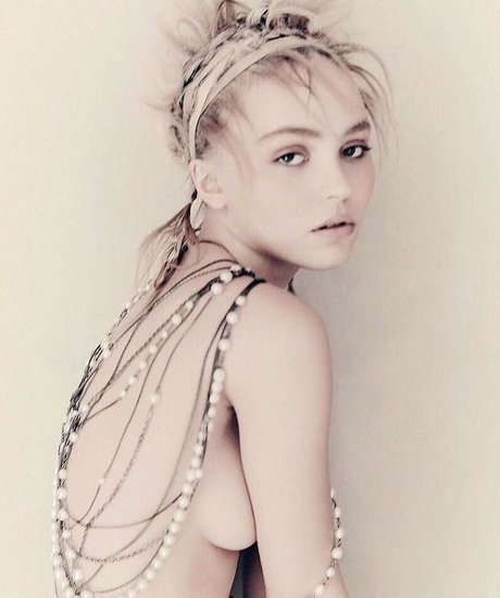 Lily Rose Depp nacktheit hübsche galerien