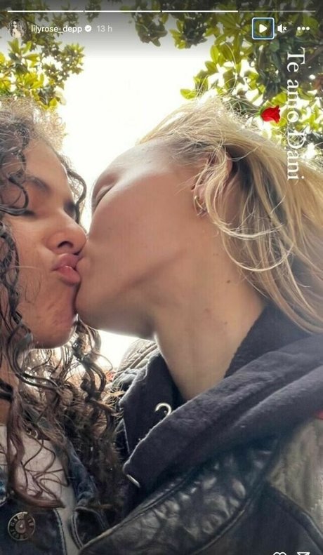 Lily Rose Depp erwachsene pornografische archiv
