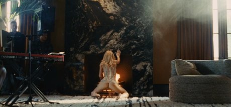 Lily Rose Depp erotische hd galerie