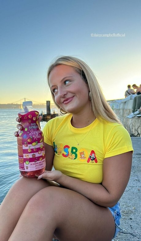 Daisy Campbell perfekte akt galerien