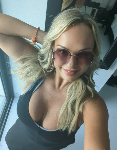 sexisuzi schauspielerin erotische fotos