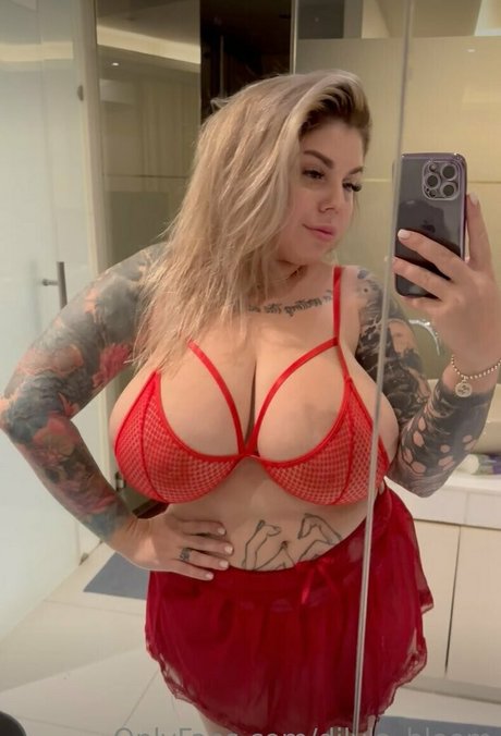 Dilyla Bloom porno pornostar archiv