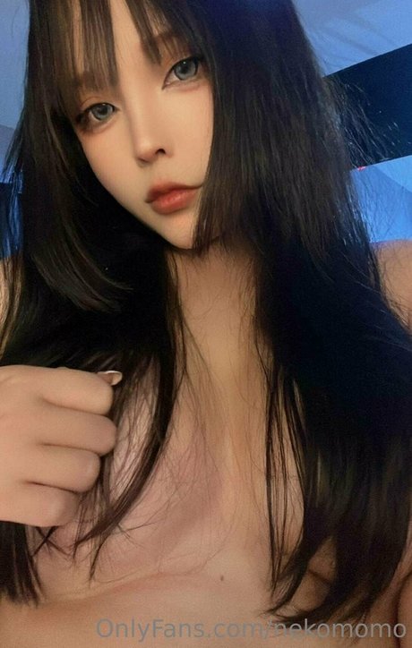 nekomomo pornostar nette bilder