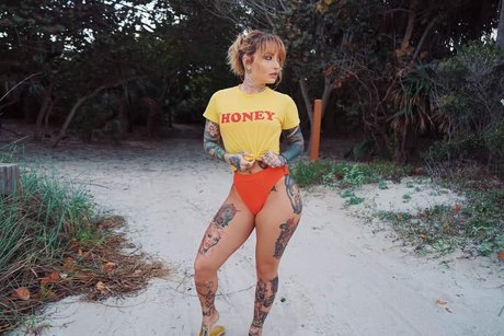 Vany Vicious hd nackten archiv