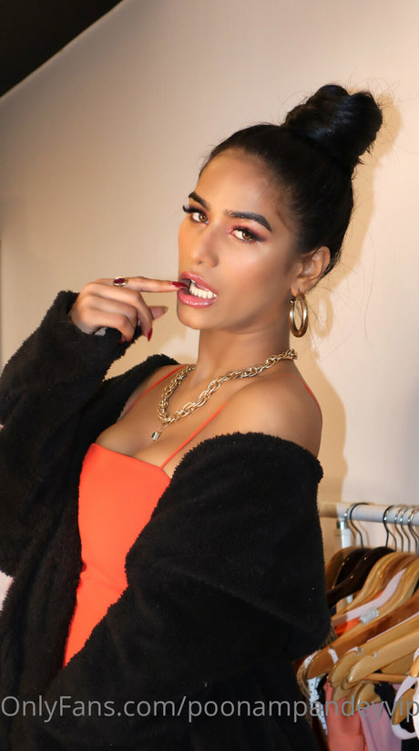Poonam Pandey erotische porno bild