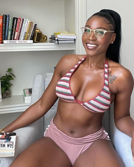 Morgan Dawson hd sexy bilder