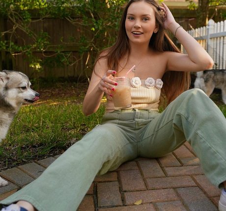 ASMR Darling schauspielerin perfekte fotos