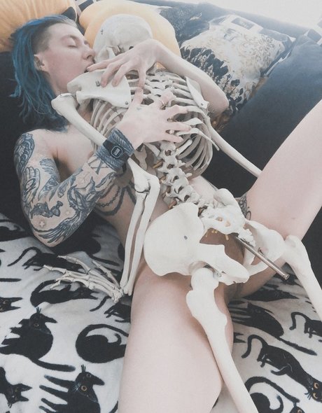 Comicbookgirl19 nackt erwachsene bilder