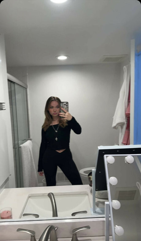 Alyssa Mckay heiße akt bild