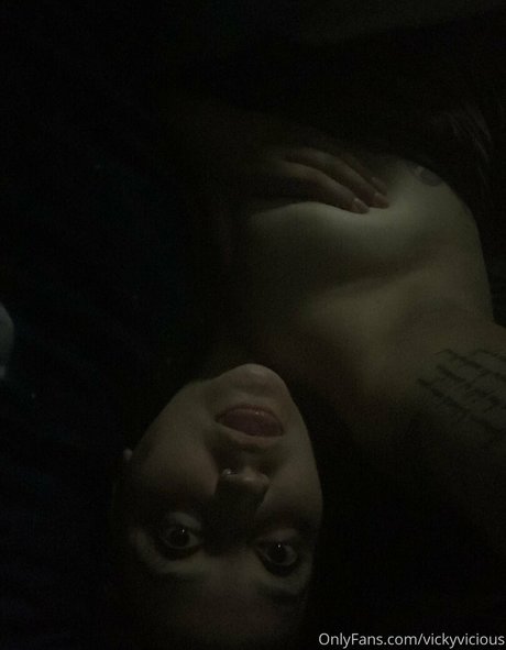 vickyvicious xxx nackt bilder