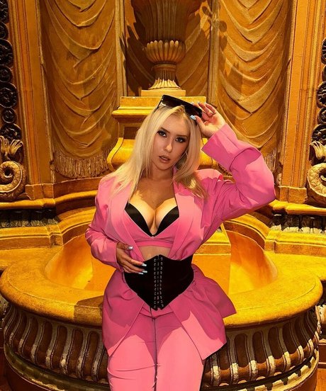 Nikkita Lyons pornostar nacktheit bilder