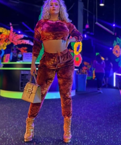 Nikkita Lyons perfekte freie fotos