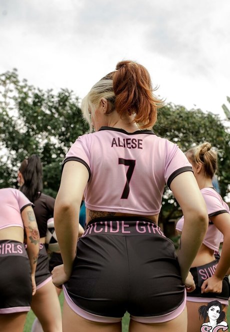 Aliese sexy nackt fotos